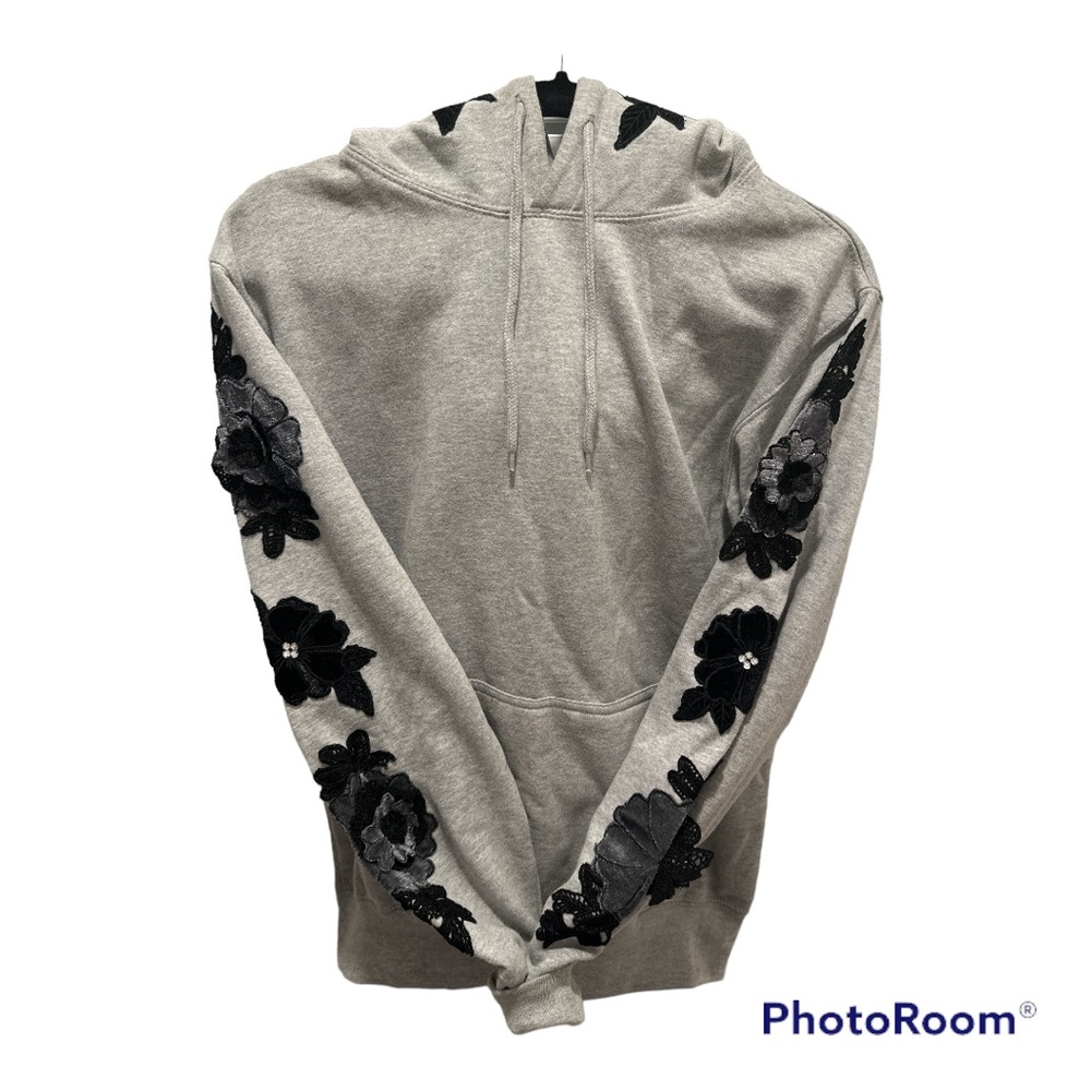 MEET ME IN MIAMI FLOWER PATCHED SWEATSHIRT